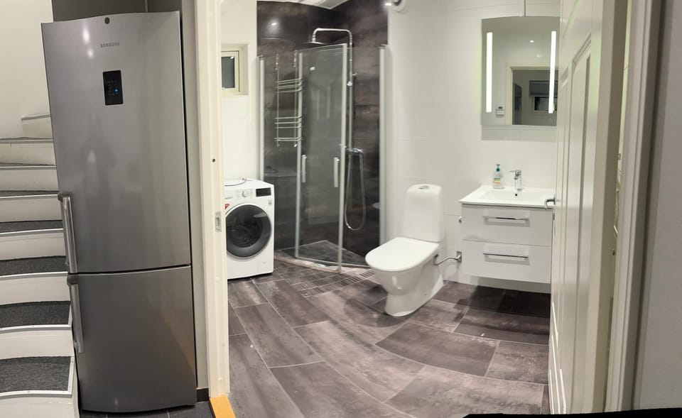 Shower, Toilet, washing machine, dryer