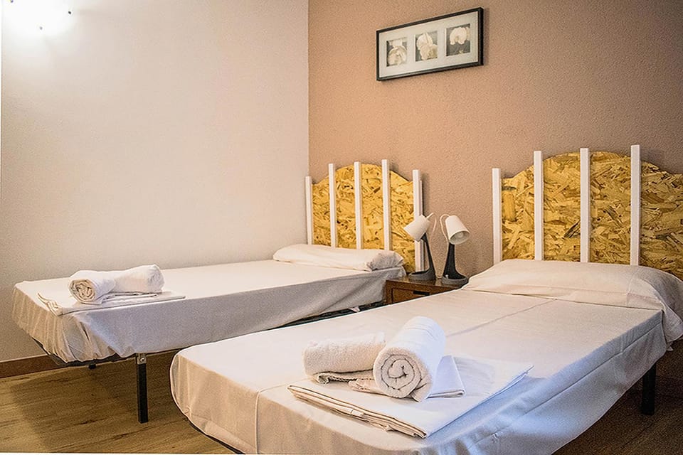 Bed, Activities, Skiing, Photo of the whole room, Hiking, Animals, Animals, Animals, Bedroom, Pets, Pets, Pets, Mountain view, Sports, children, children, children, young children, young children, young children, older children, older children, older children, group of guests, group of guests, group of guests, bunk bed, Family, Family, Family, heating, heating, internet, microwave, pet friendly, pet friendly, towels, elevator