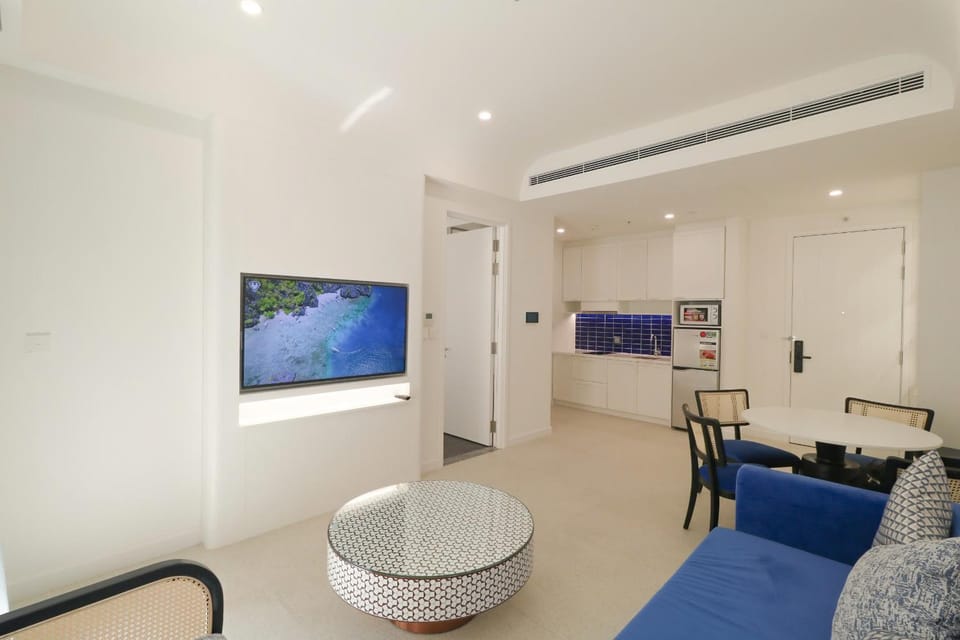 TV and multimedia, Living room, Dining area