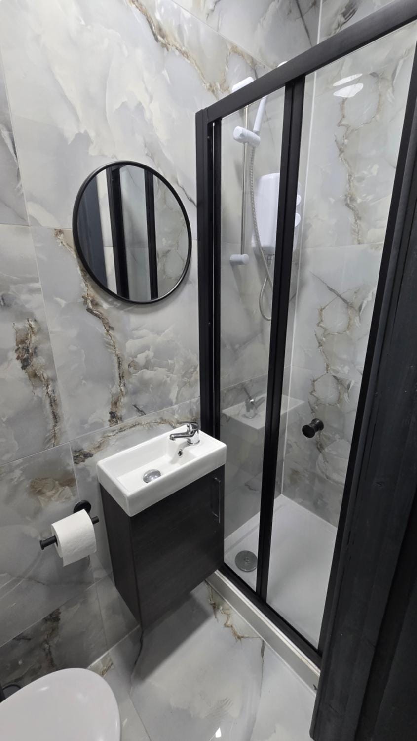 Spacious Single & Double rooms with private bathrooms in Stafford Bed and Breakfast in Stafford
