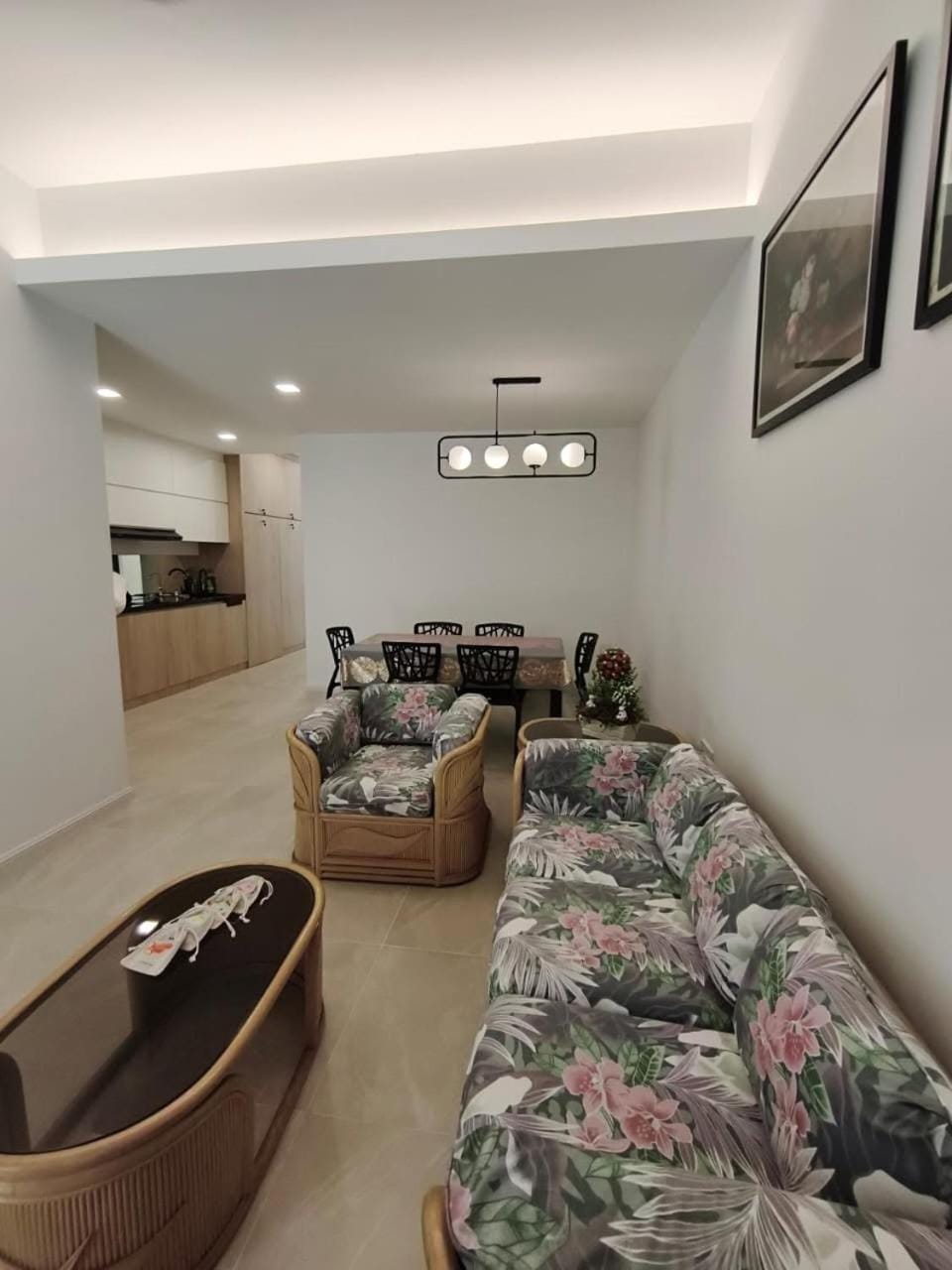 Communal lounge/ TV room, Living room, Seating area