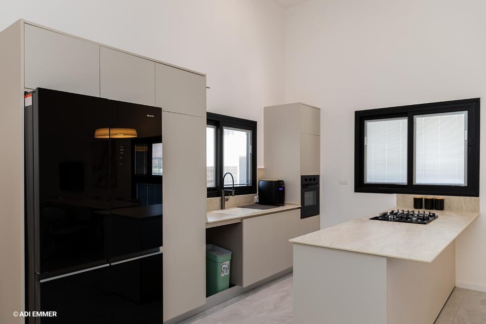 Kitchen or kitchenette, oven