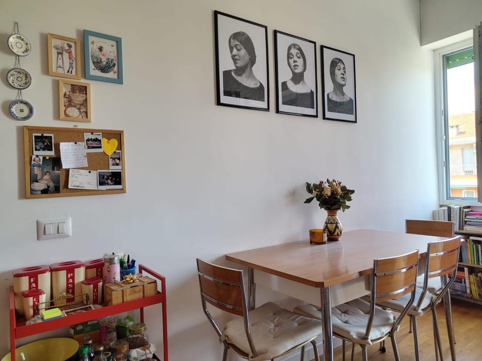 Living room, Decorative detail, Seating area, Dining area
