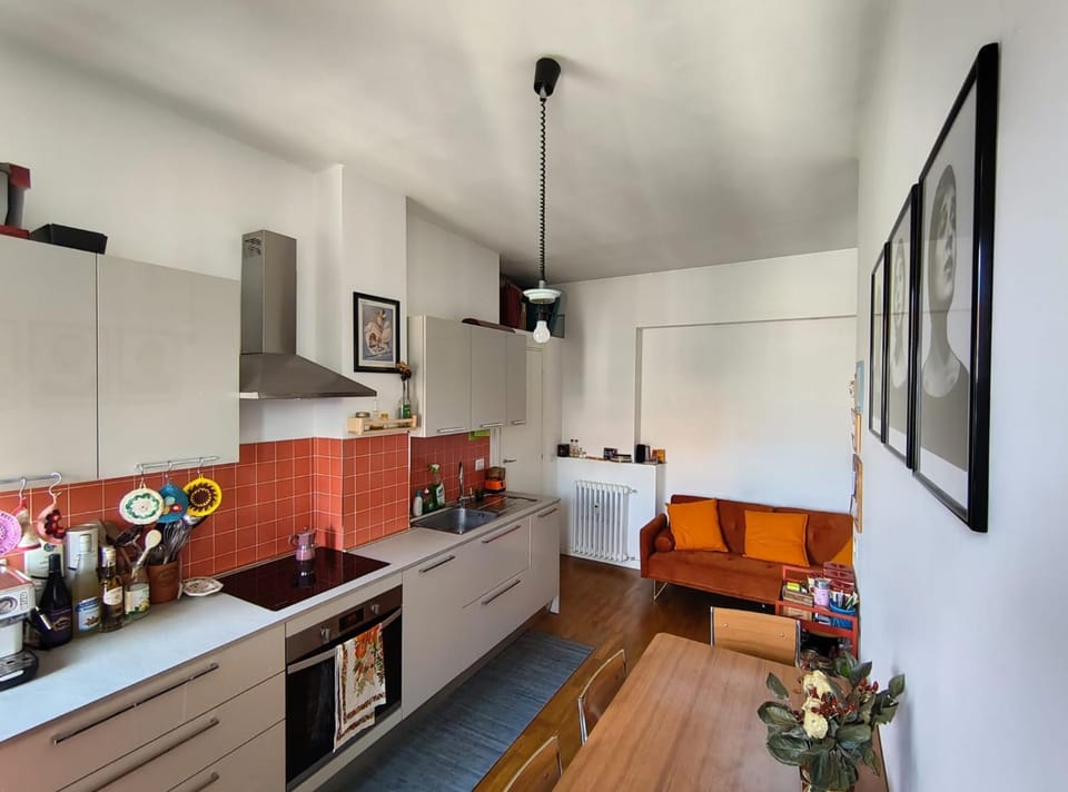 Coffee/tea facilities, Kitchen or kitchenette, dishwasher, oven, stove