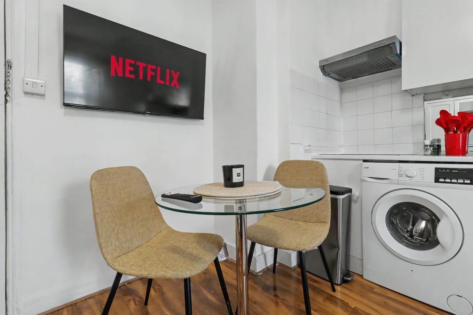 Private Studio - Elephant & Castle Apartment in London Borough of Southwark