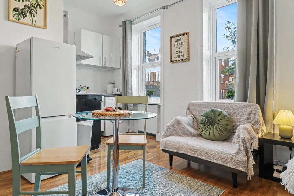 Private Studio - Elephant & Castle Apartment in London Borough of Southwark