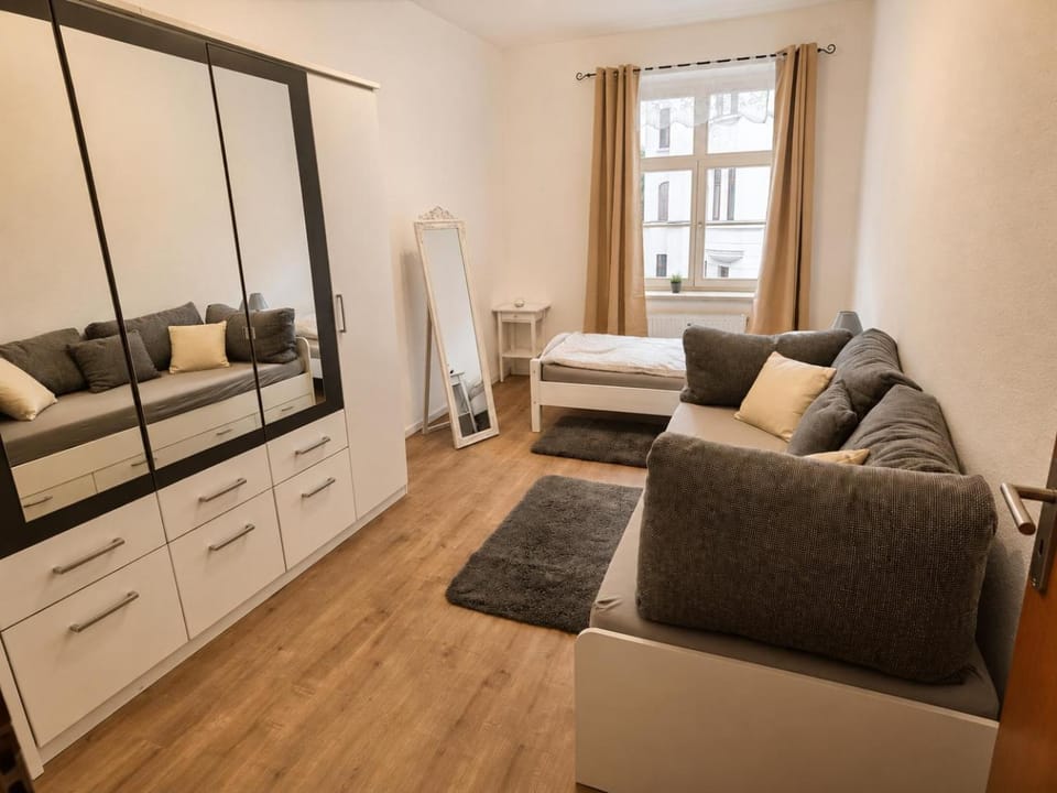 Bed, Seating area, Bedroom, wardrobe