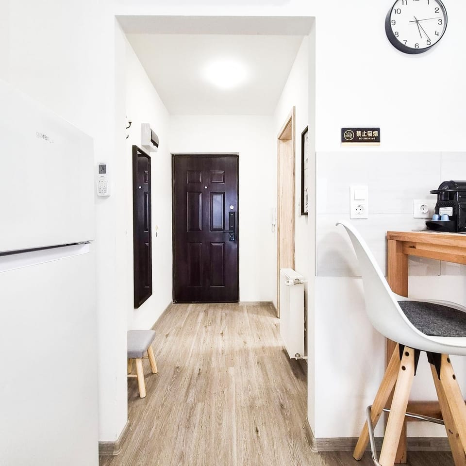 Kitchen or kitchenette, Living room, Dining area