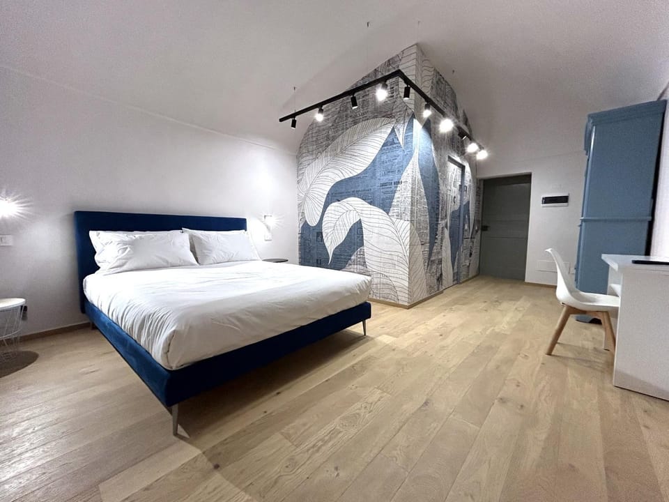 Bed, Photo of the whole room, Bedroom, wardrobe
