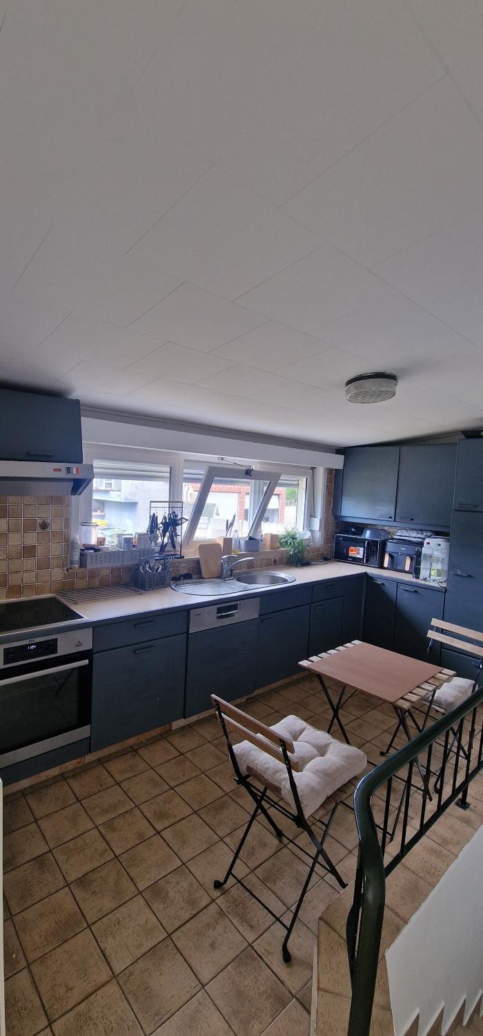 Kitchen or kitchenette, Seating area, oven, pet friendly, stove