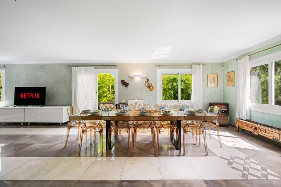 VILLA RECKINA havre de paix avec piscine et jardin Bed and Breakfast in Roquebrune-Cap-Martin