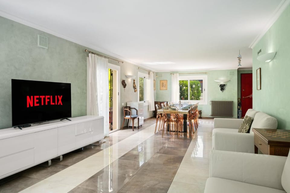 VILLA RECKINA havre de paix avec piscine et jardin Bed and Breakfast in Roquebrune-Cap-Martin