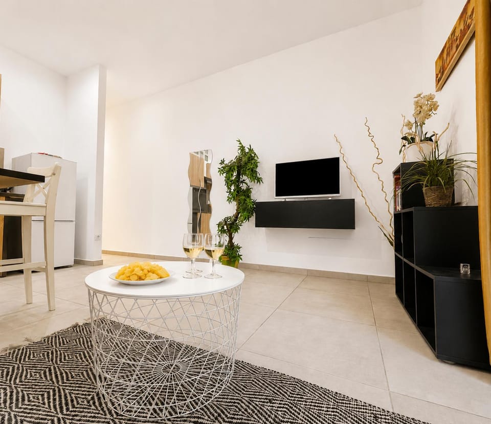 Communal lounge/ TV room, TV and multimedia