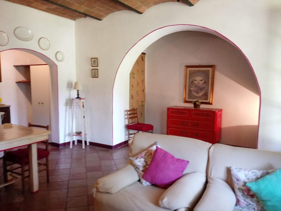 Agriturismo Sughericcio Farm Stay in Tuscany
