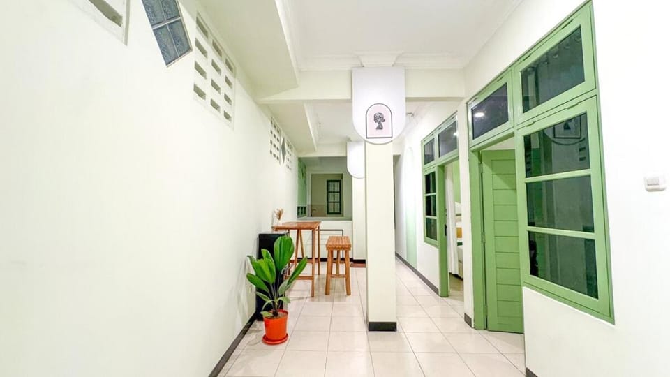 Stylish 6BR Stay Near Prawirotaman & Malioboro Villa in Yogyakarta
