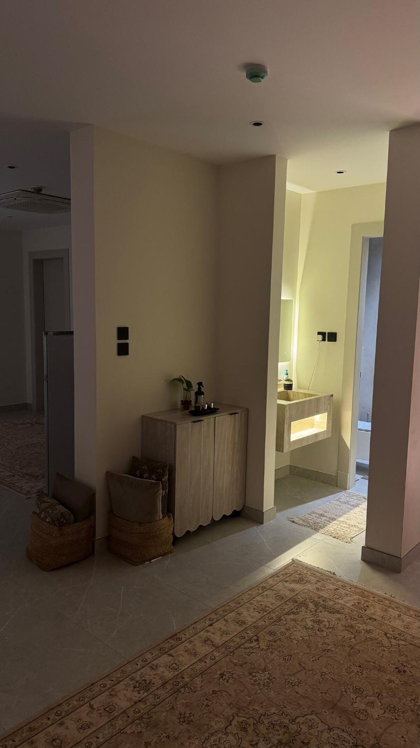 3 BedRooms Apartment&Outdoor Space next to Airport - شقة بصالة وثلاث غرف نوم بجلسة خارجيه بجانب المطار Apartment in Riyadh