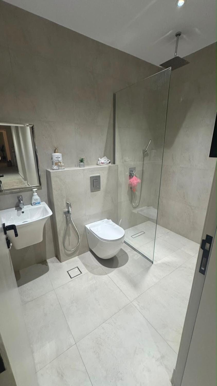 3 BedRooms Apartment&Outdoor Space next to Airport - شقة بصالة وثلاث غرف نوم بجلسة خارجيه بجانب المطار Apartment in Riyadh