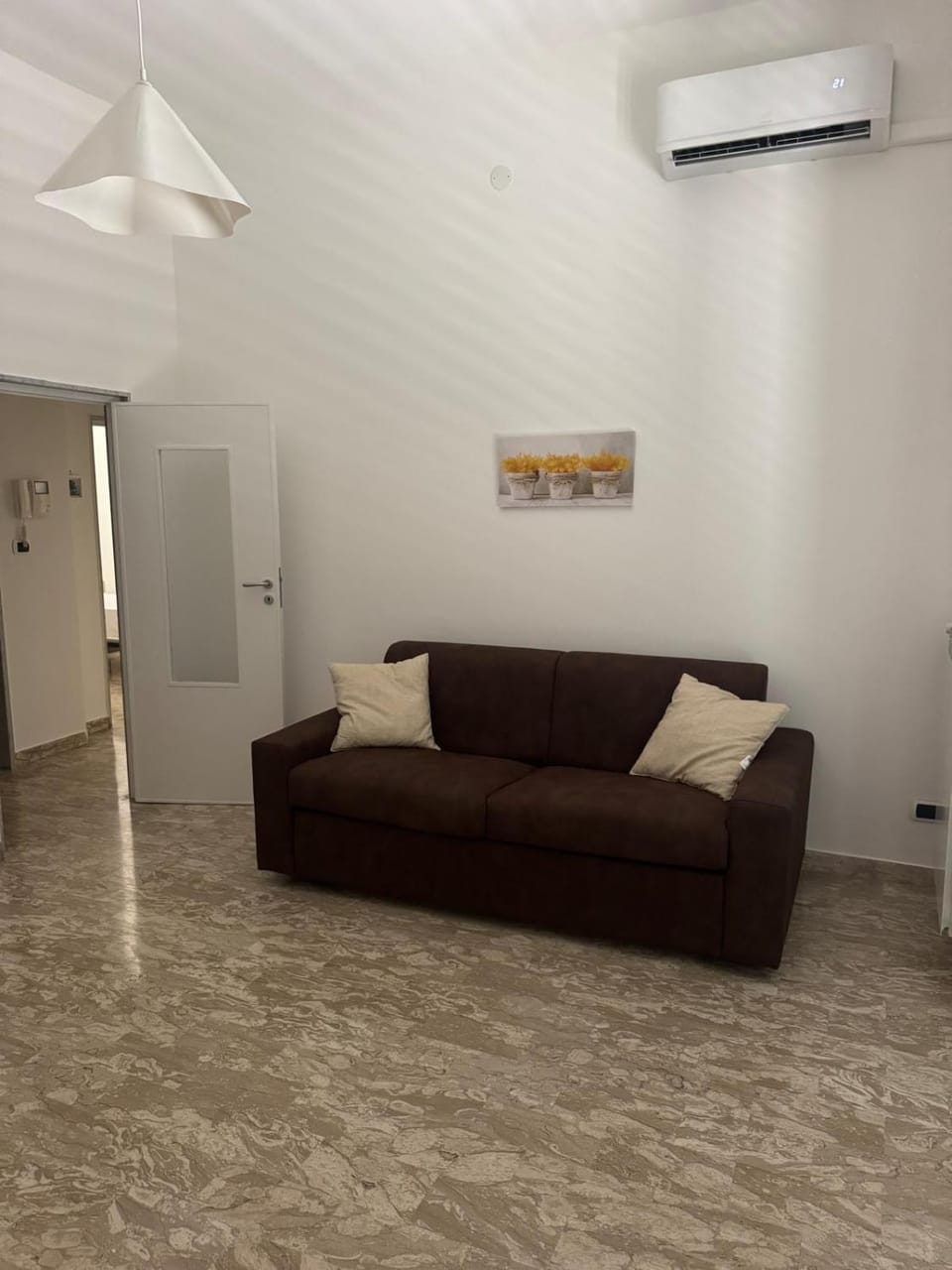 Living room, Seating area, air conditioner