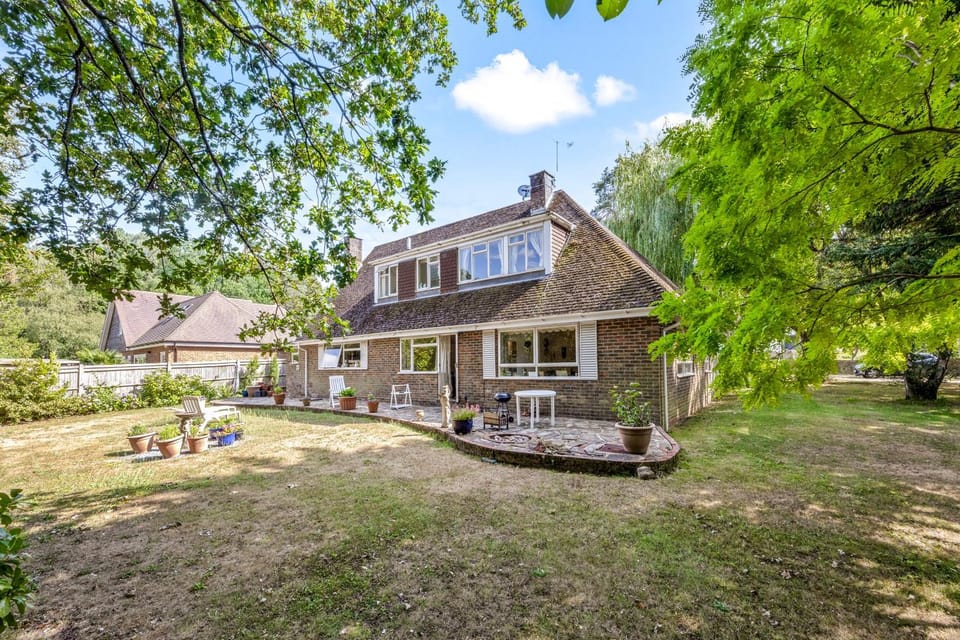 Whole guest house Apartment in Horsham District
