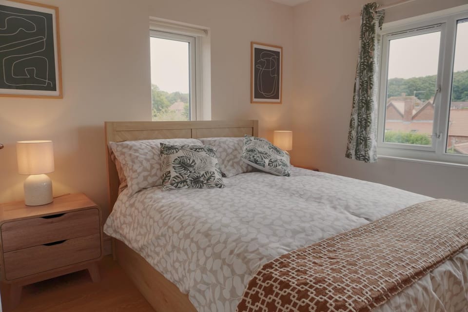 Bed, View (from property/room), Photo of the whole room, Bedroom