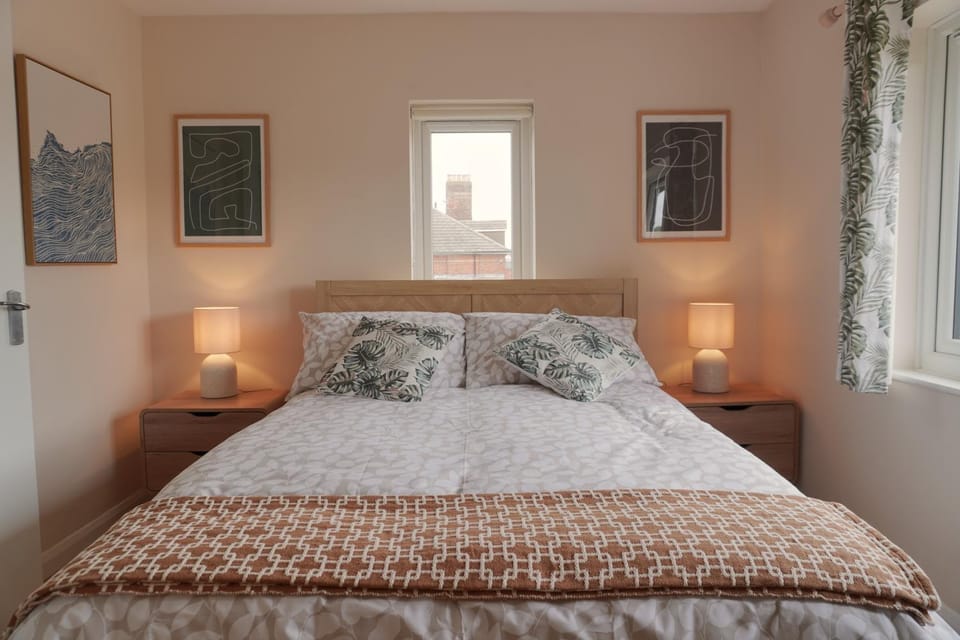 Bed, Photo of the whole room, Bedroom