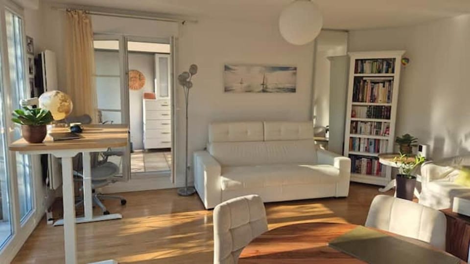 Near Paris & Versailles Premium Appartment with Terrace & Balcony in Greenery Apartment in Île-de-France
