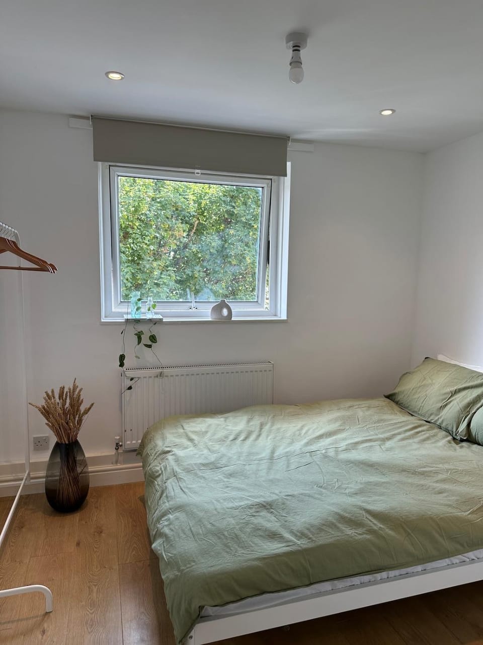 Minimalist 3 bedroom Peckham Gem Sleeps up to 8 Apartment in London Borough of Southwark