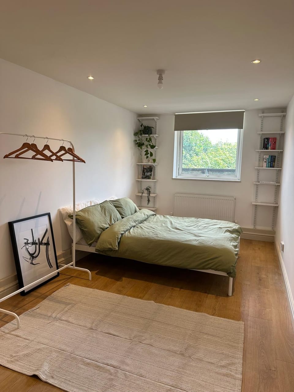 Minimalist 3 bedroom Peckham Gem Sleeps up to 8 Apartment in London Borough of Southwark