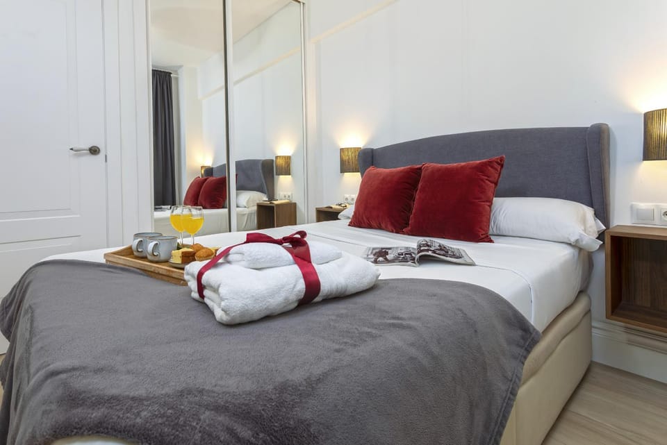 Bed, Bedroom