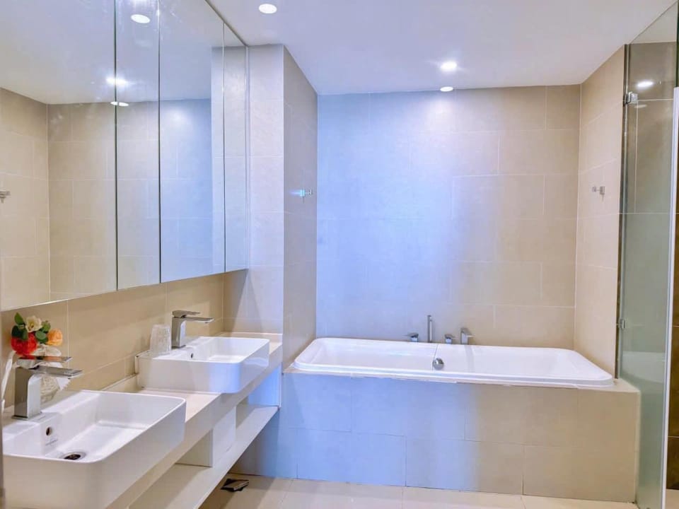 Shower, Bathroom, Bath, towels