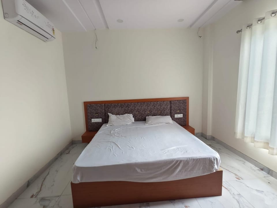Hotel Mansarover Hotel in Uttar Pradesh