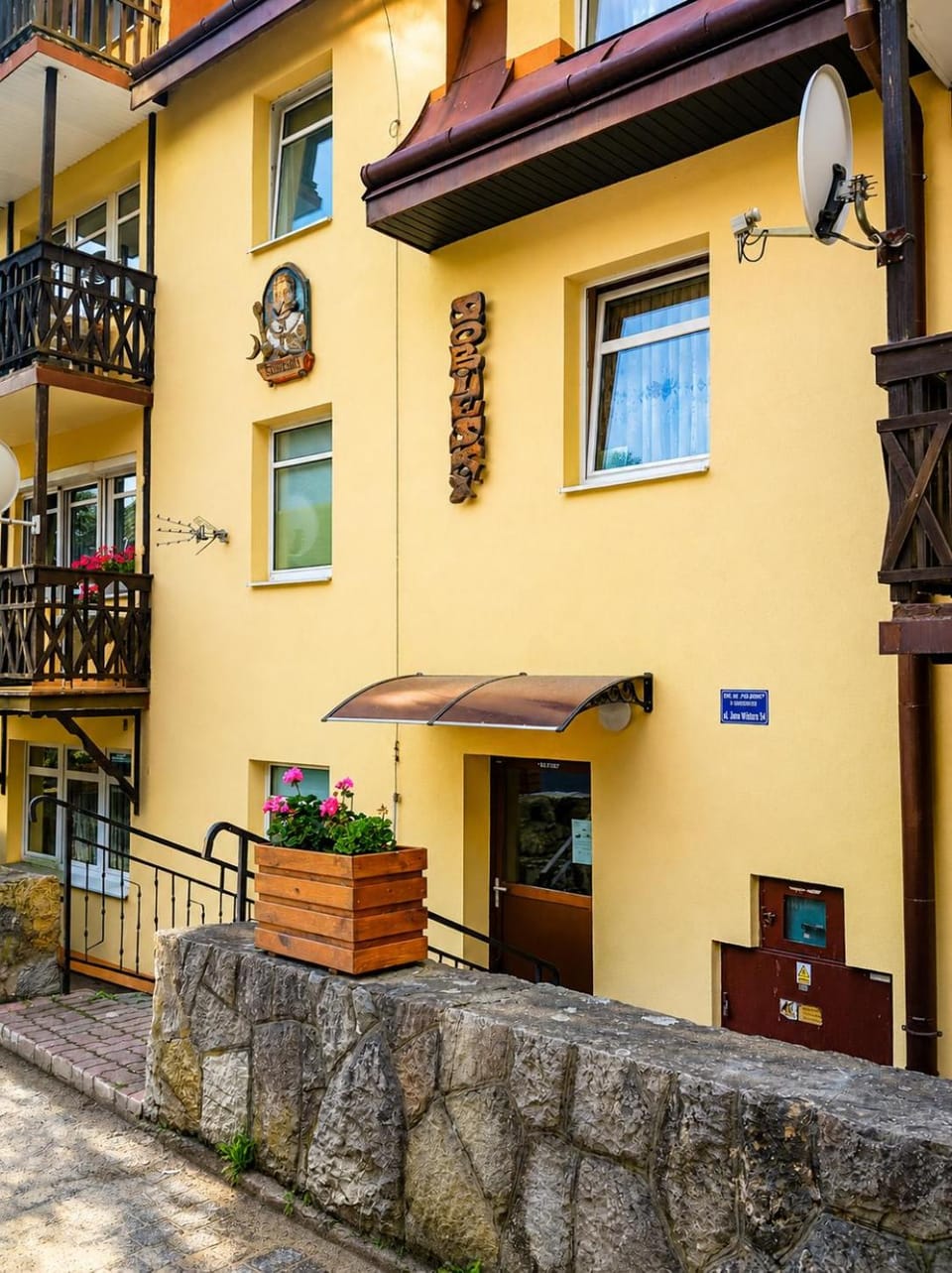 Property building, Balcony/Terrace