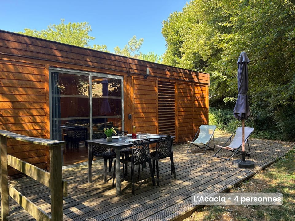Property building, Patio, Garden, Garden view