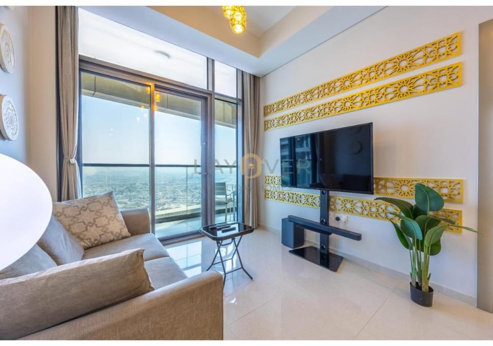 2BHK Holiday Homes - Aykon City - Family & Business Stay Apartment in Dubai