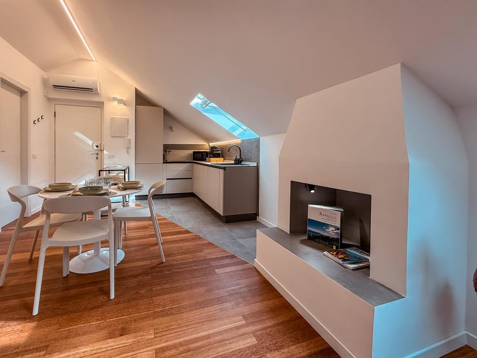 TV and multimedia, Kitchen or kitchenette, Seating area, Dining area