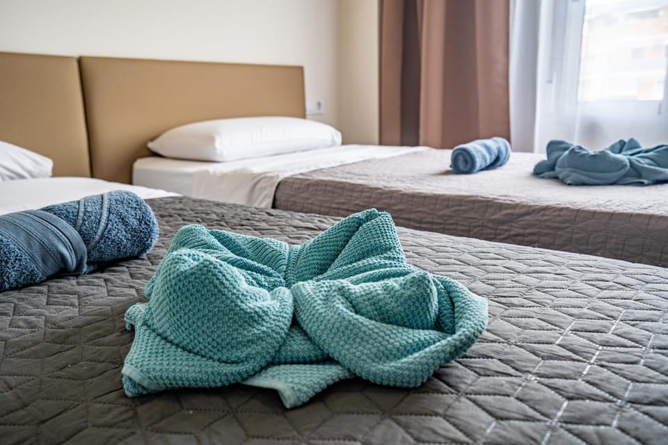Bed, Photo of the whole room, Bedroom, towels