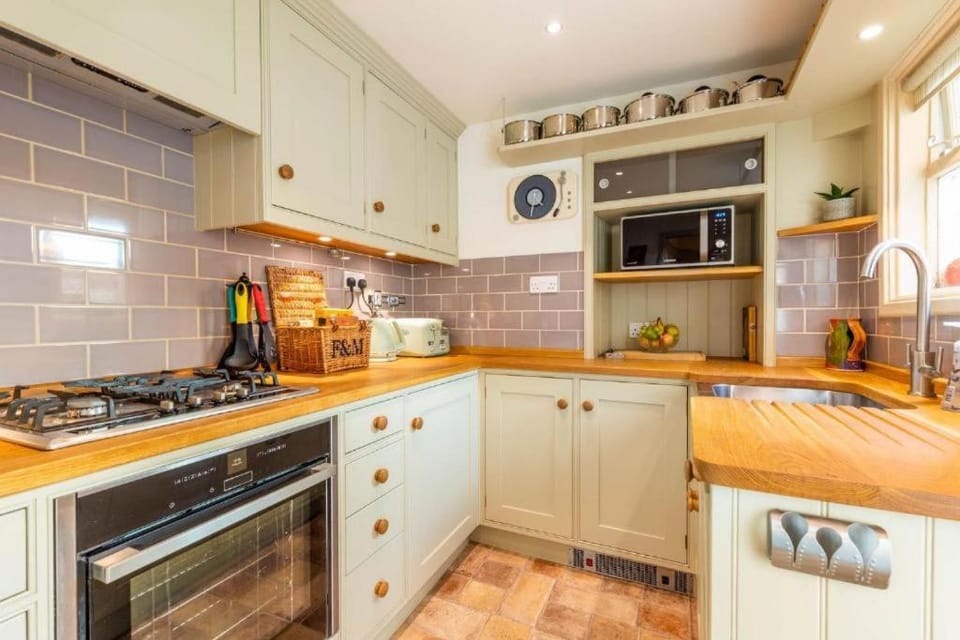 Kitchen or kitchenette, toaster