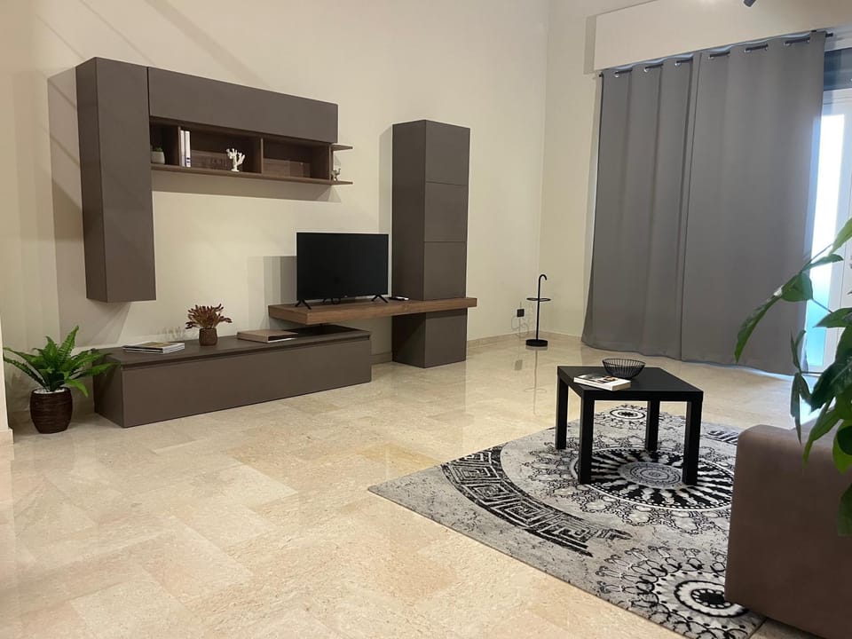 Communal lounge/ TV room, TV and multimedia, Living room, Seating area