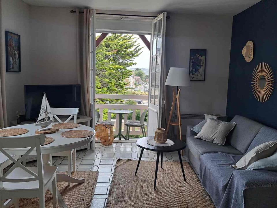 Cabourg à 50 m de la plage et centre ville Apartment in Cabourg