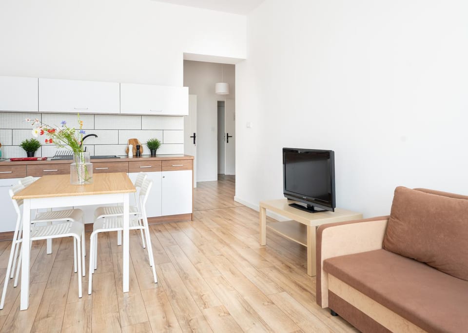 Kitchen or kitchenette, Living room, Seating area
