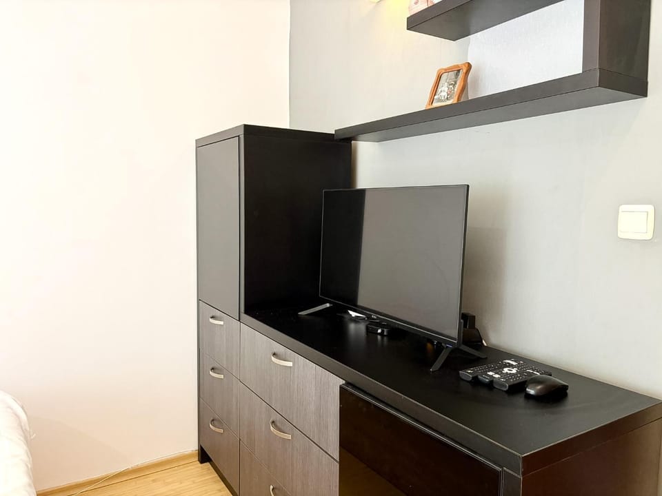 Photo of the whole room, Family, heating, air conditioner