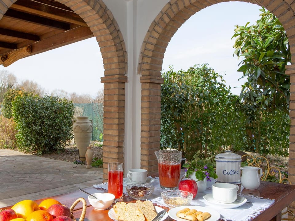 View (from property/room), Food and drinks, Garden view, Landmark view, Pool view, Breakfast