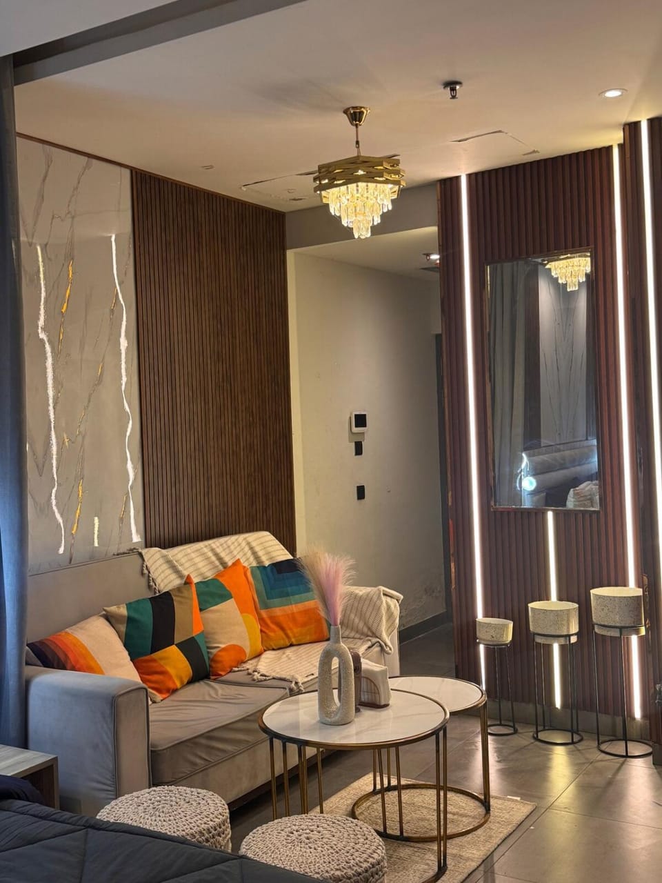 Luxury 37th Floor City View Apartment in Noida