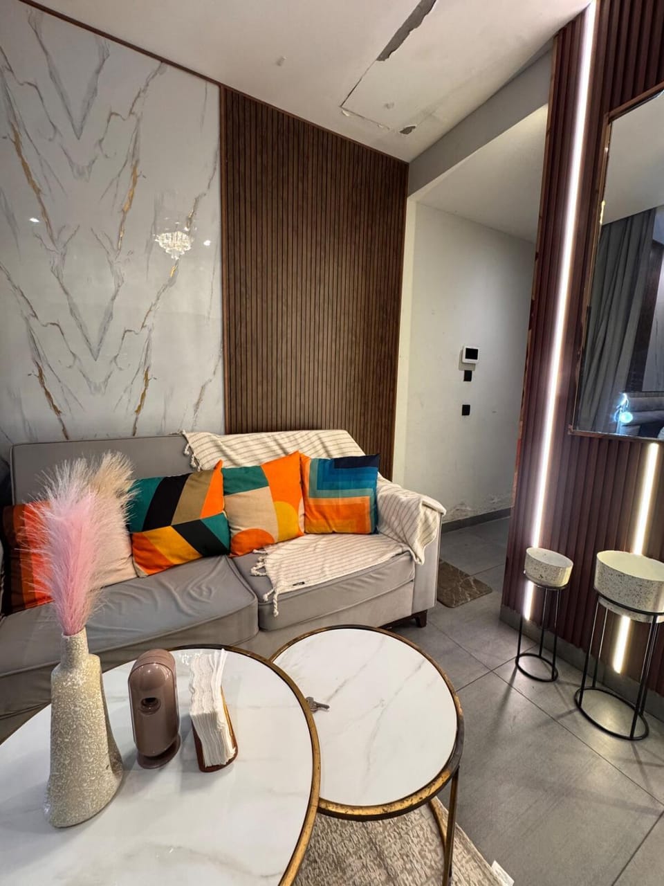 Luxury 37th Floor City View Apartment in Noida