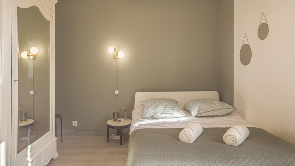Bed, Bedroom