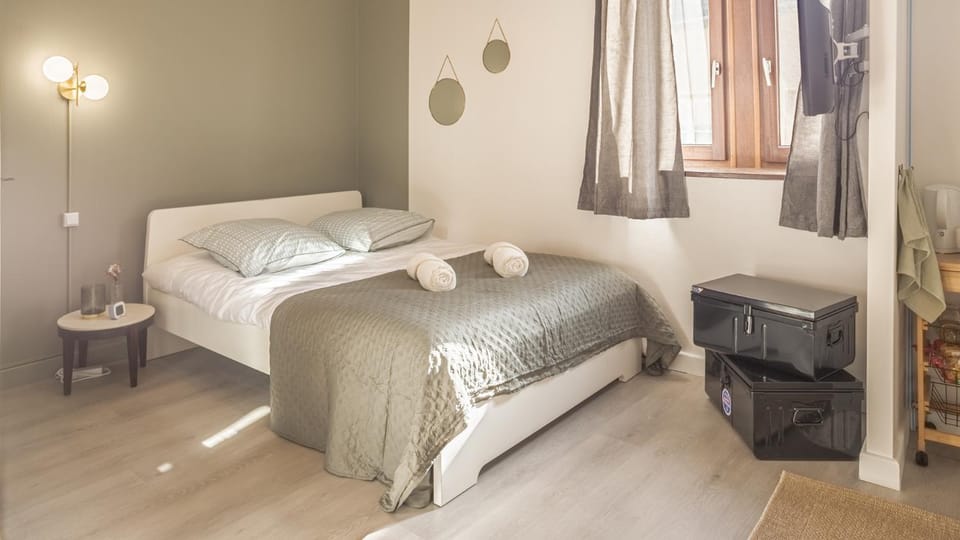 Bed, Bedroom