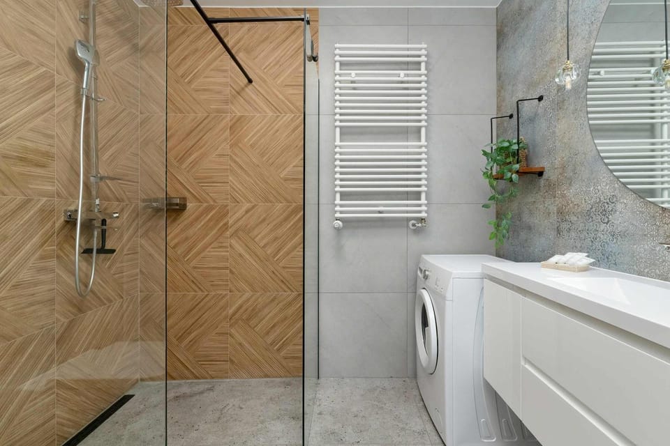 Shower, Bathroom, towels, washing machine