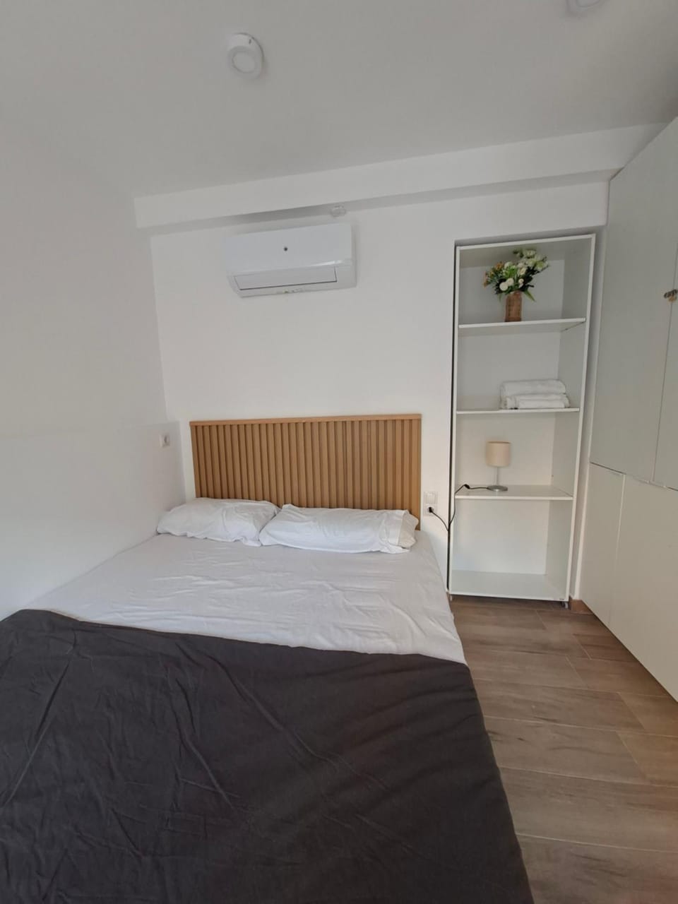 Bed, Bedroom, air conditioner