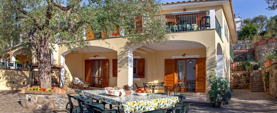 Property building, Balcony/Terrace, Other, Dining area