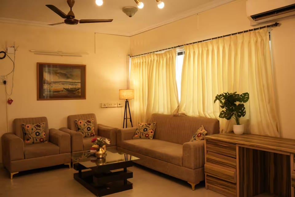 TV and multimedia, Living room, Seating area, air conditioner